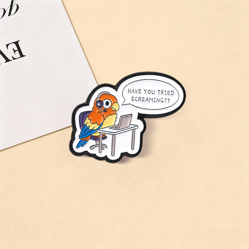 「Screaming Enamel Pin」の漫画風デザイン - Office Technician のレビューと価格